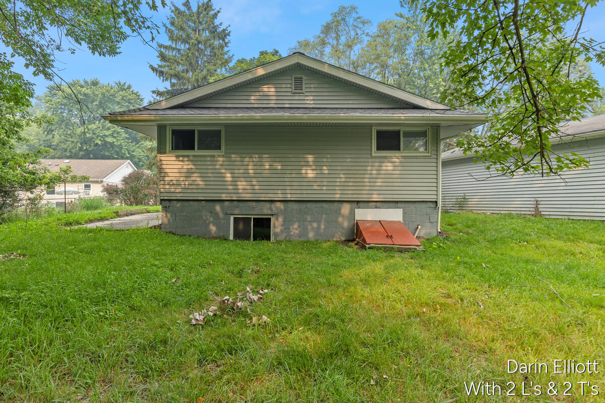 main property photo 5