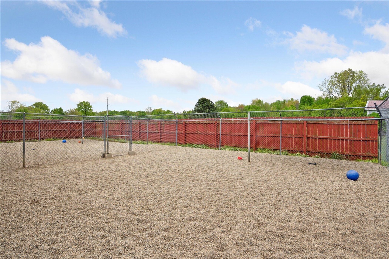 main property photo 78
