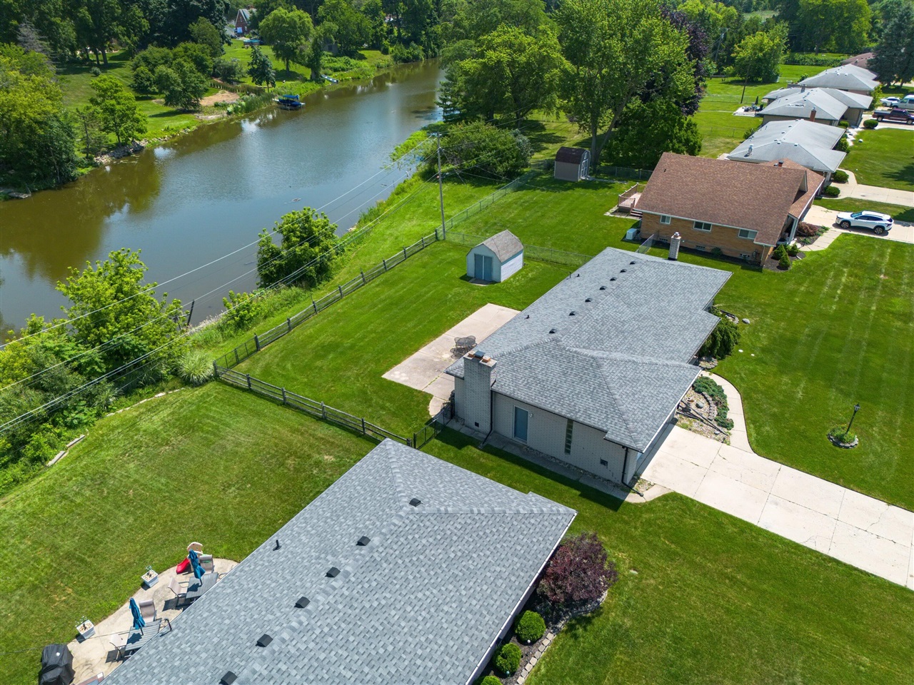 main property photo 17