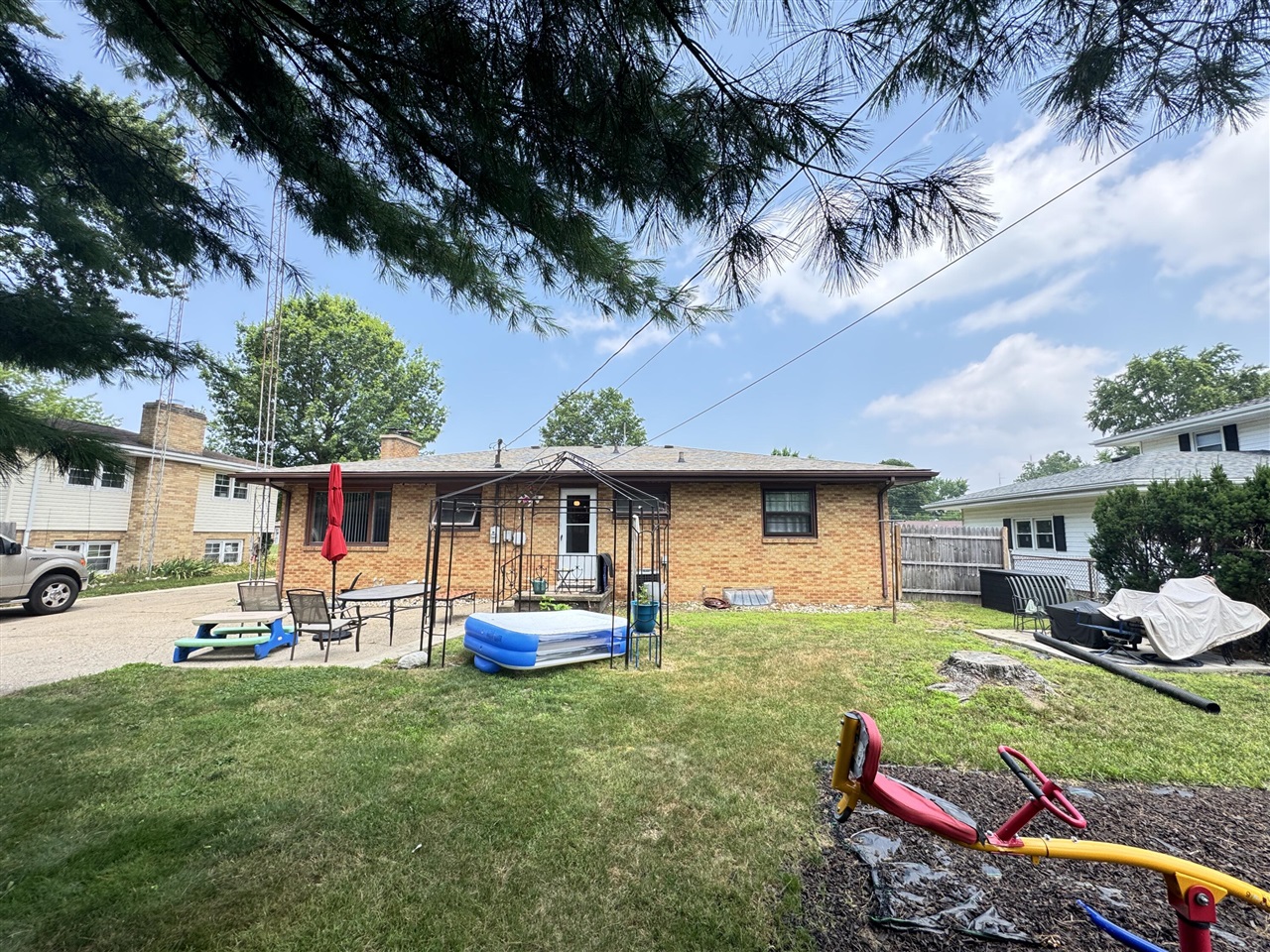 main property photo 3