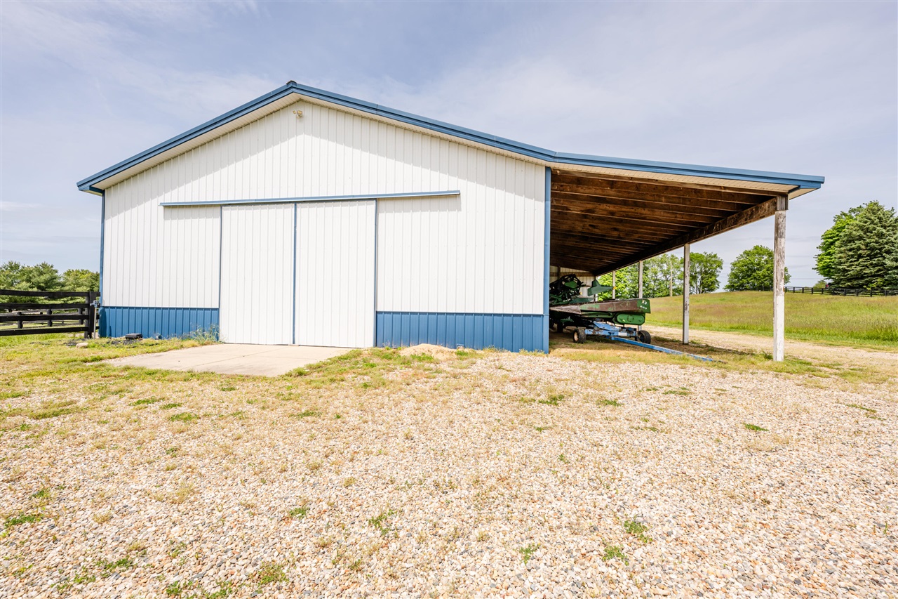 main property photo 45