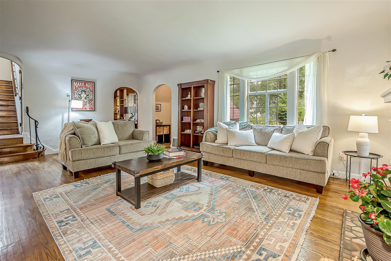 property viewer photo 7