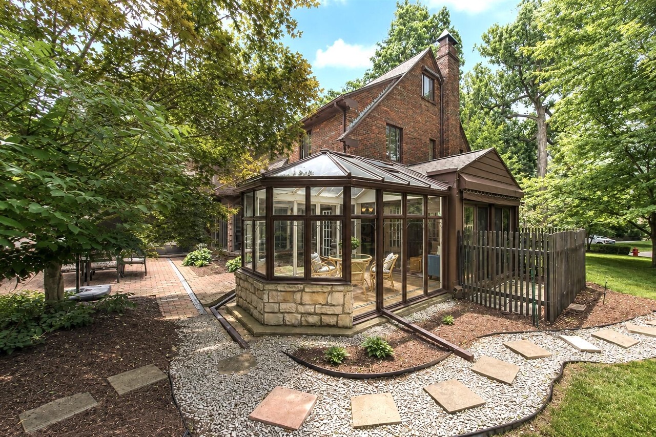 property viewer photo 90