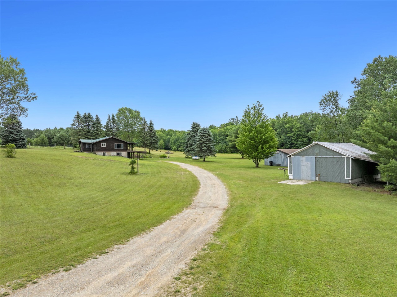 main property photo 19