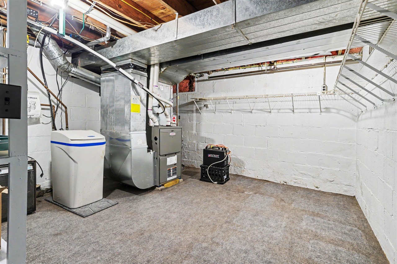 main property photo 30