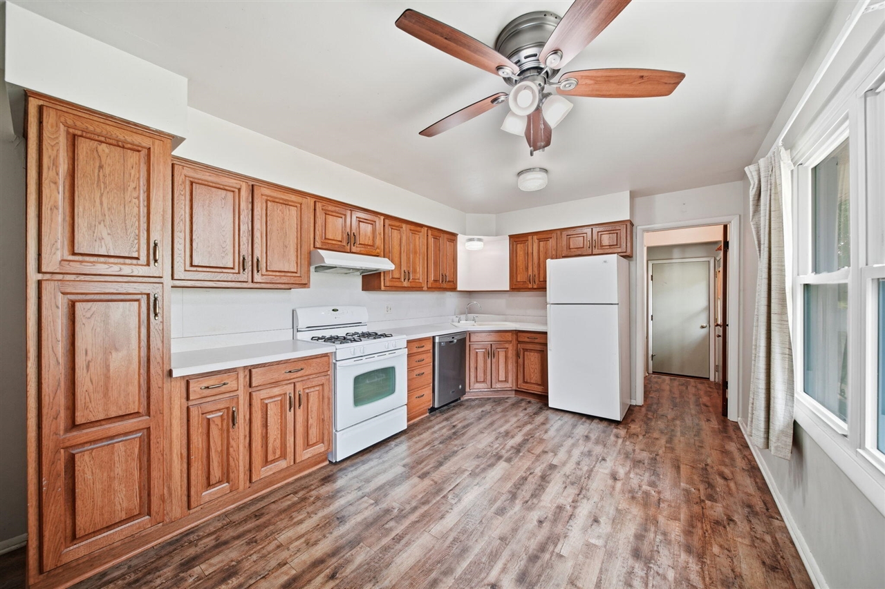 property viewer photo 7