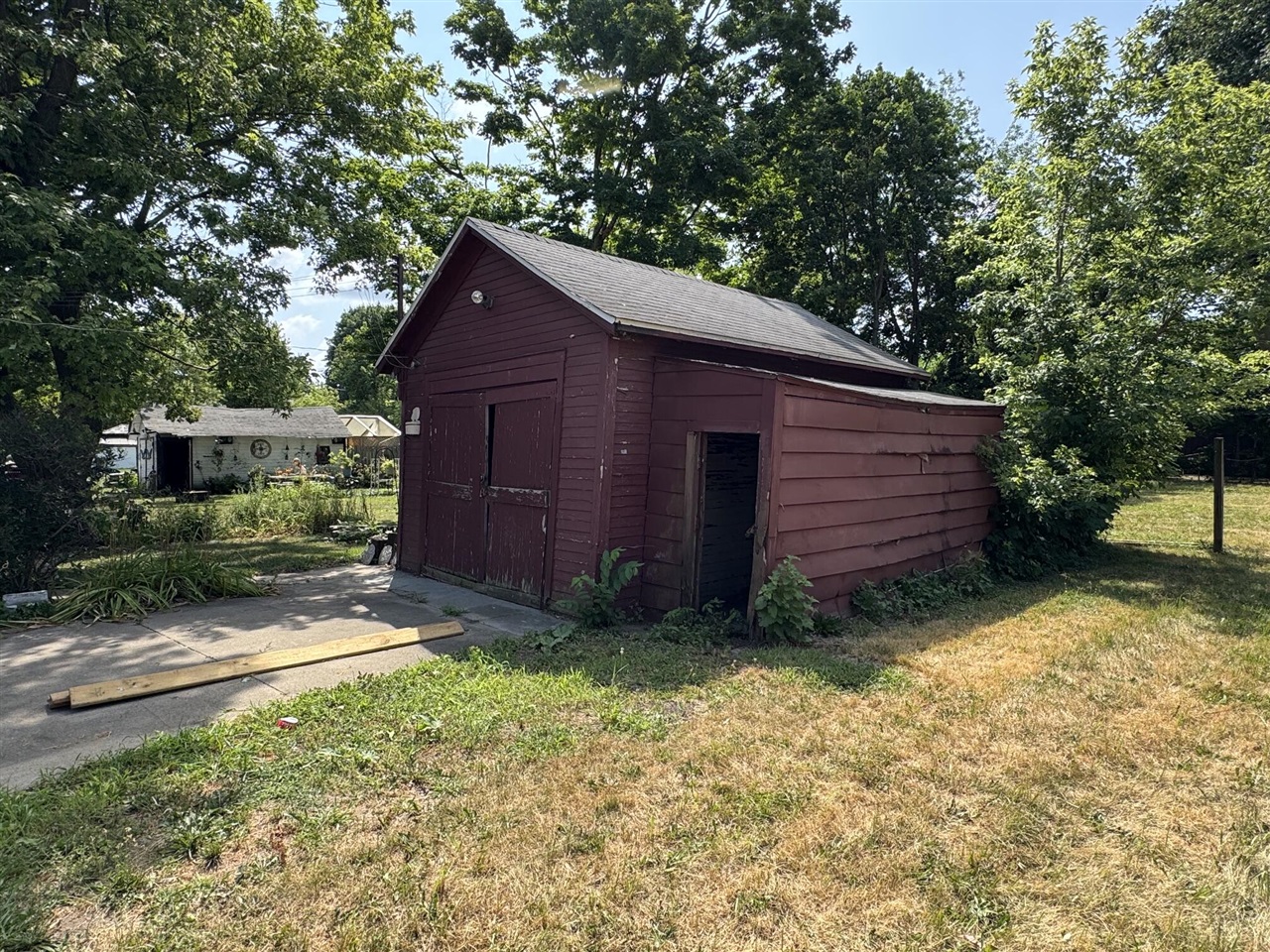 main property photo 19