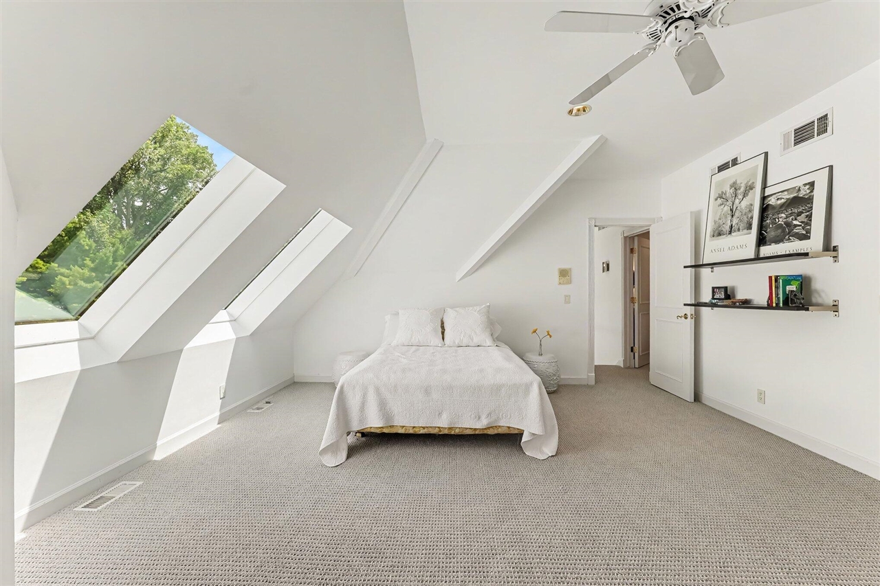 main property photo 77