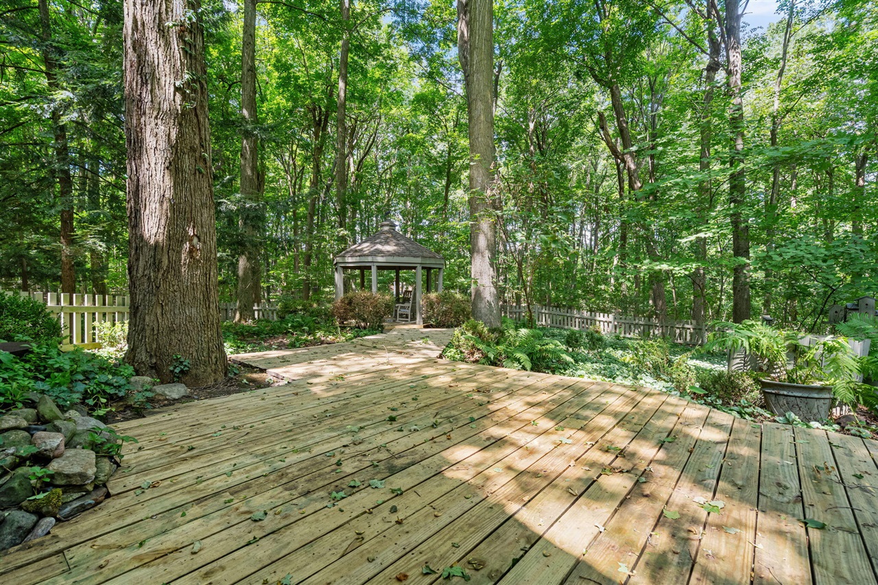 main property photo 78