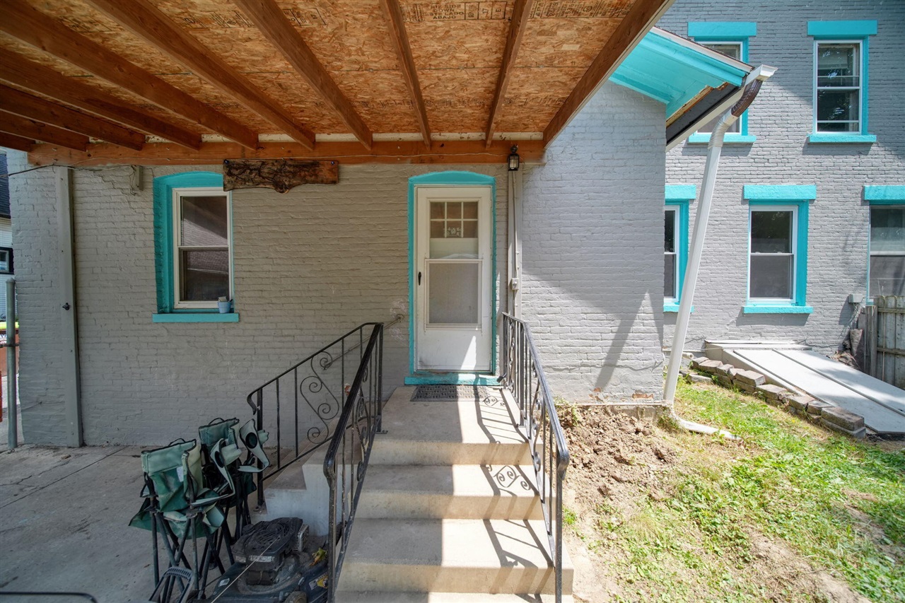 main property photo 32