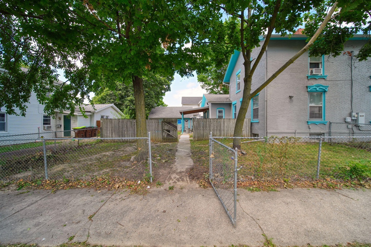 main property photo 38