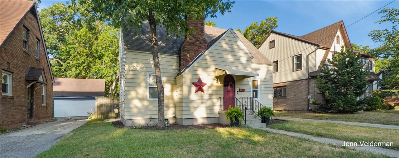 main property photo 2