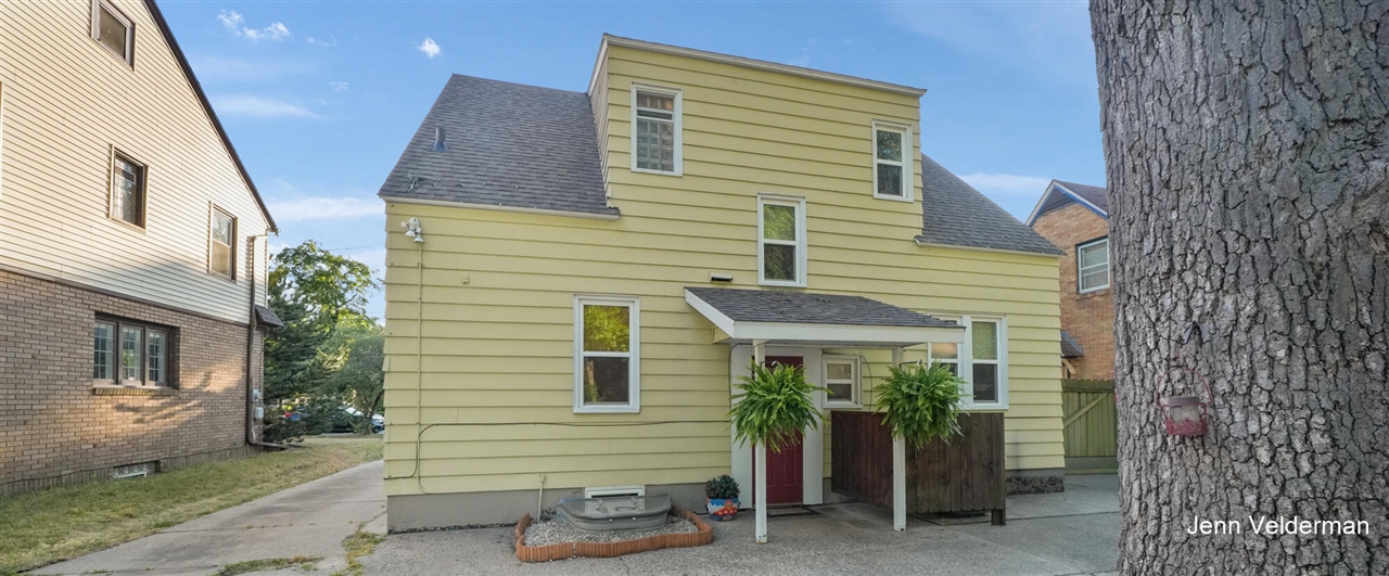 main property photo 41
