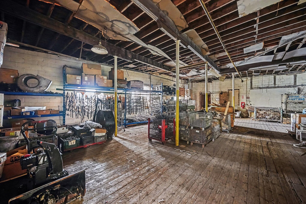 main property photo 15