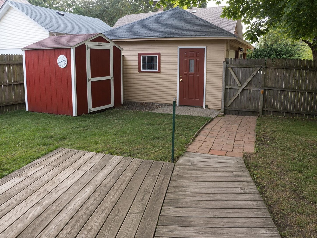 main property photo 11