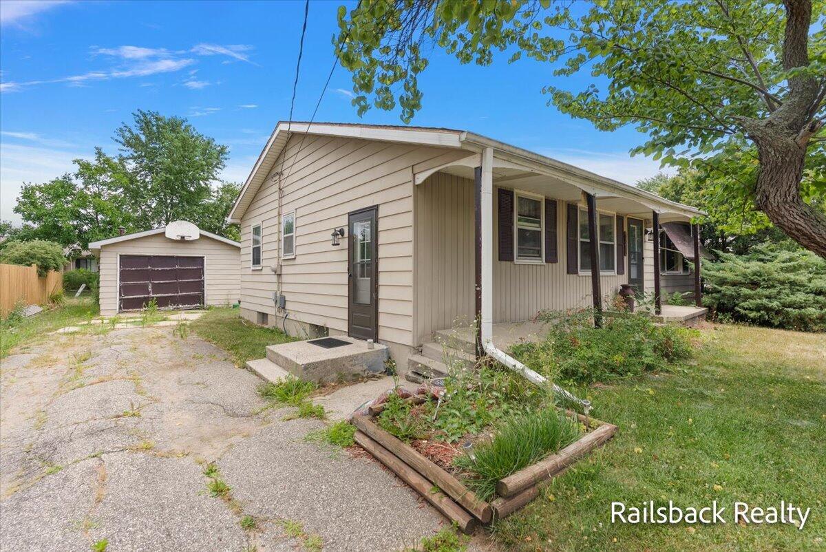 main property photo 2