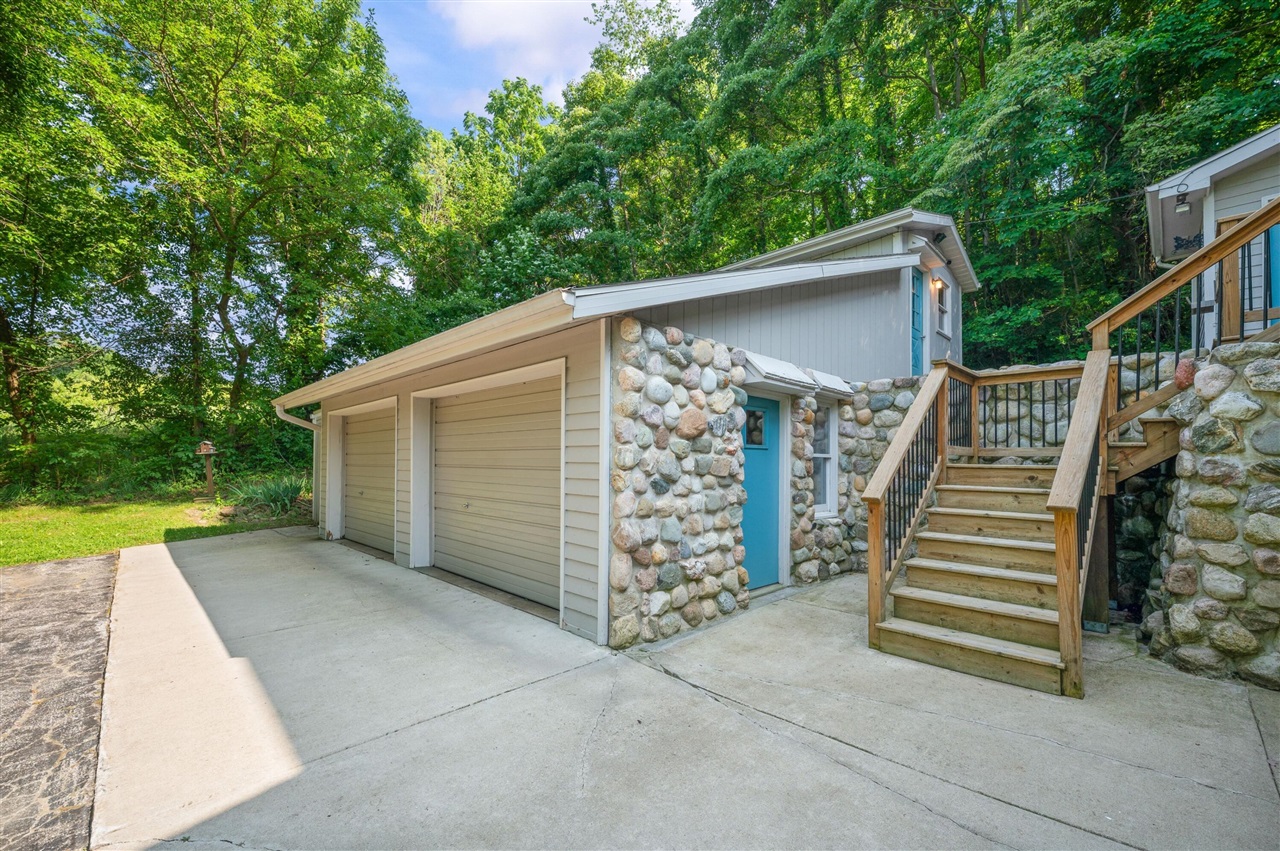 main property photo 57