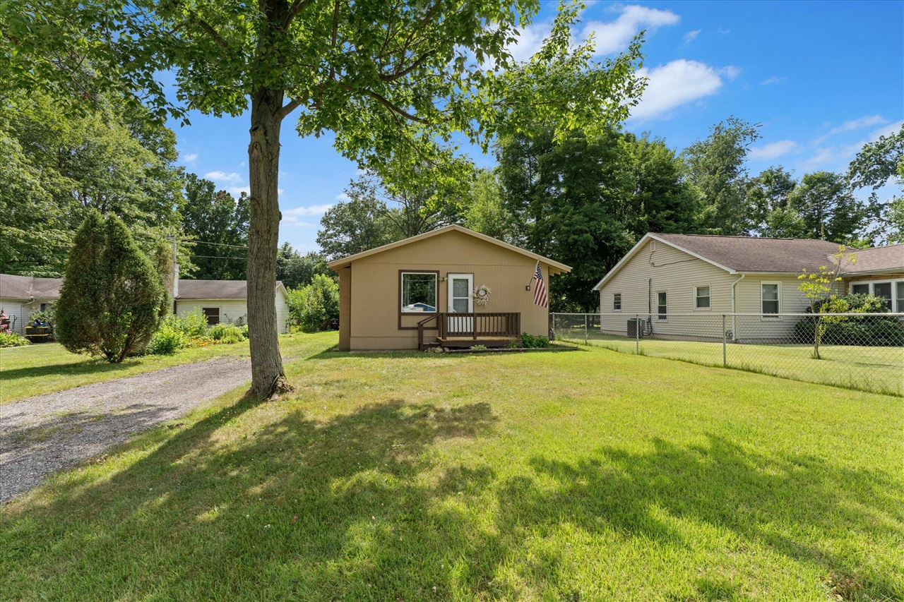 main property photo 17