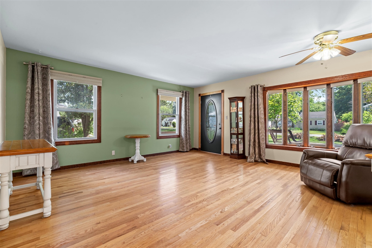 property viewer photo 6