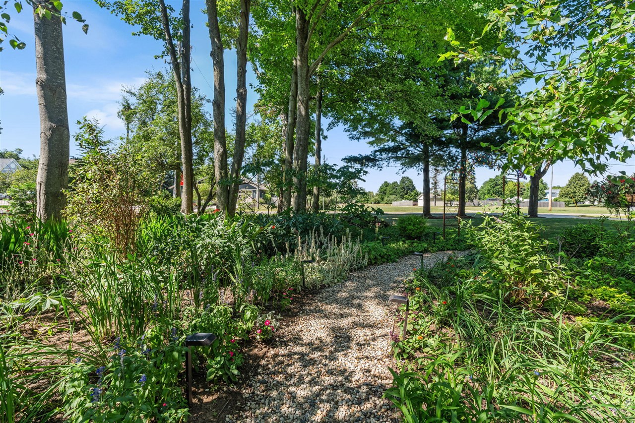 main property photo 75