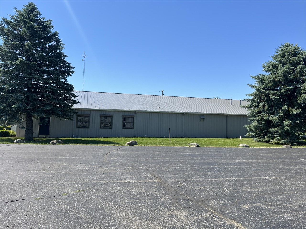 main property photo 34