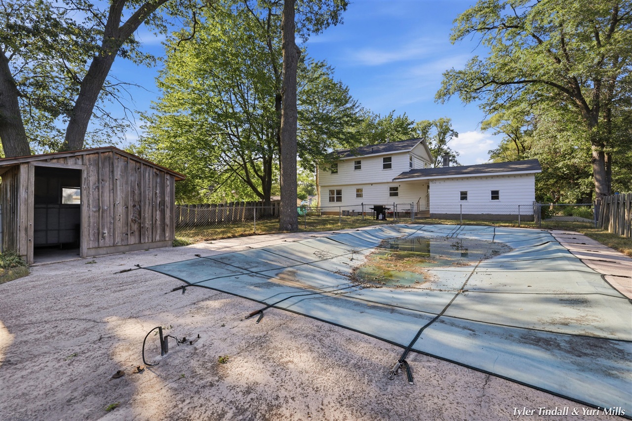 main property photo 41
