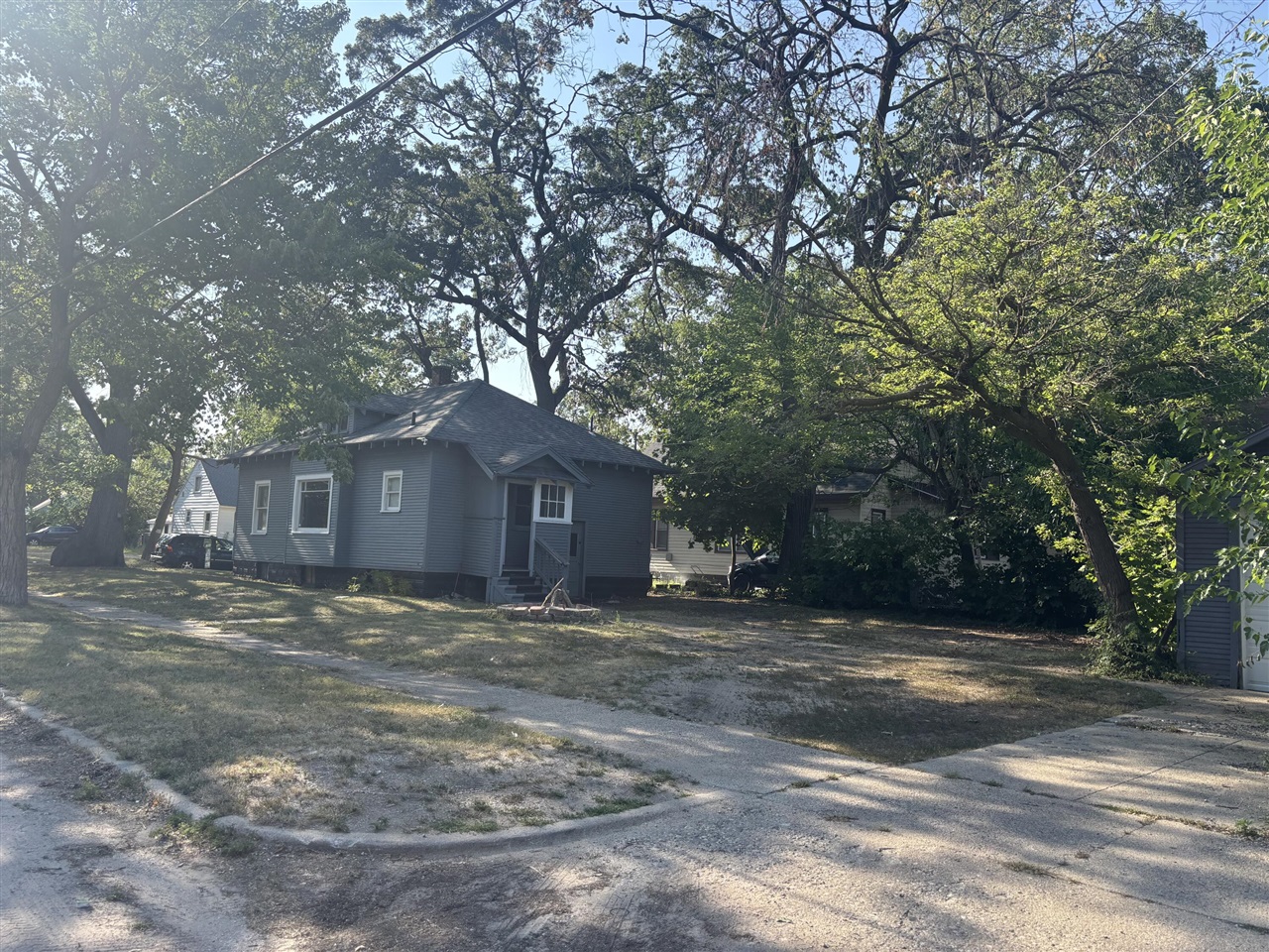 main property photo 22