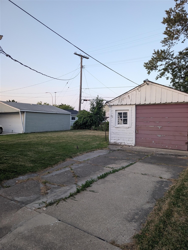 main property photo 12