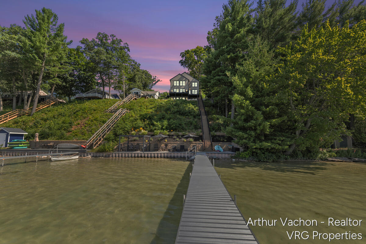 main property photo 44