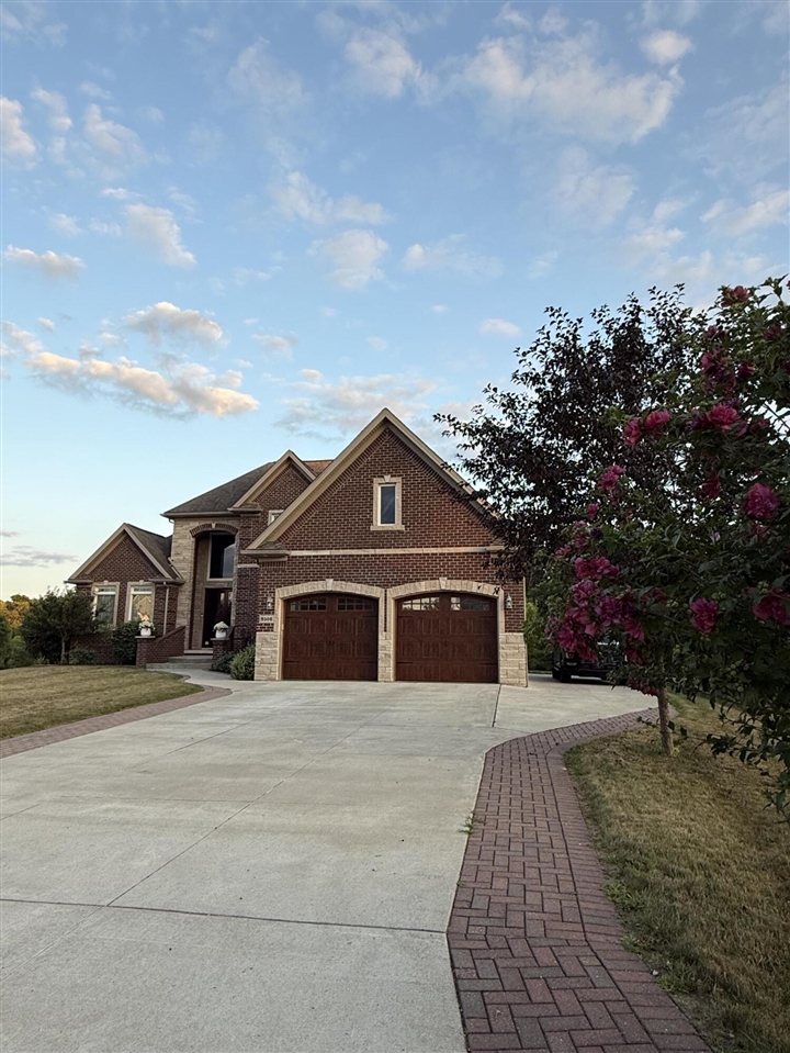 main property photo 11