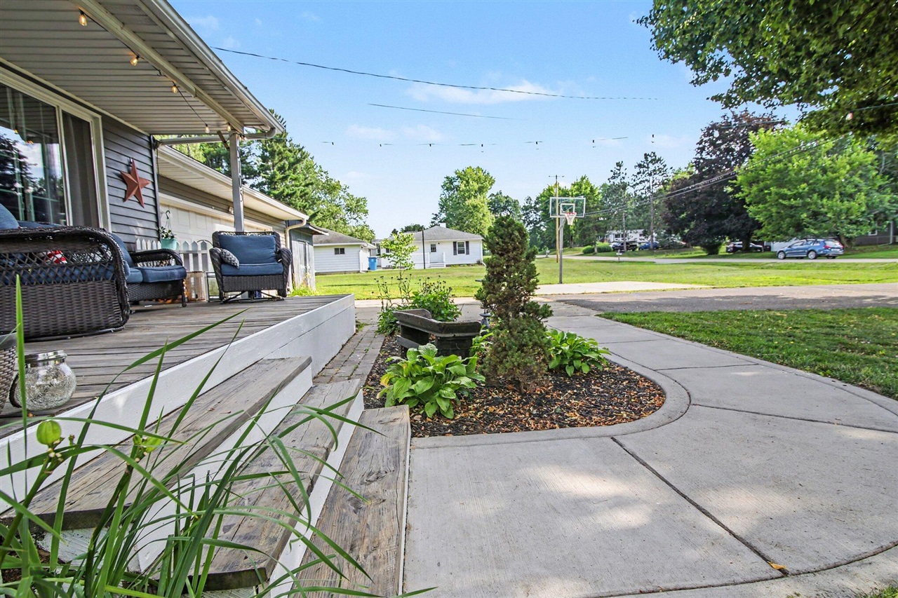 main property photo 16
