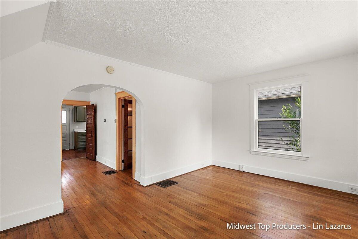 property viewer photo 23