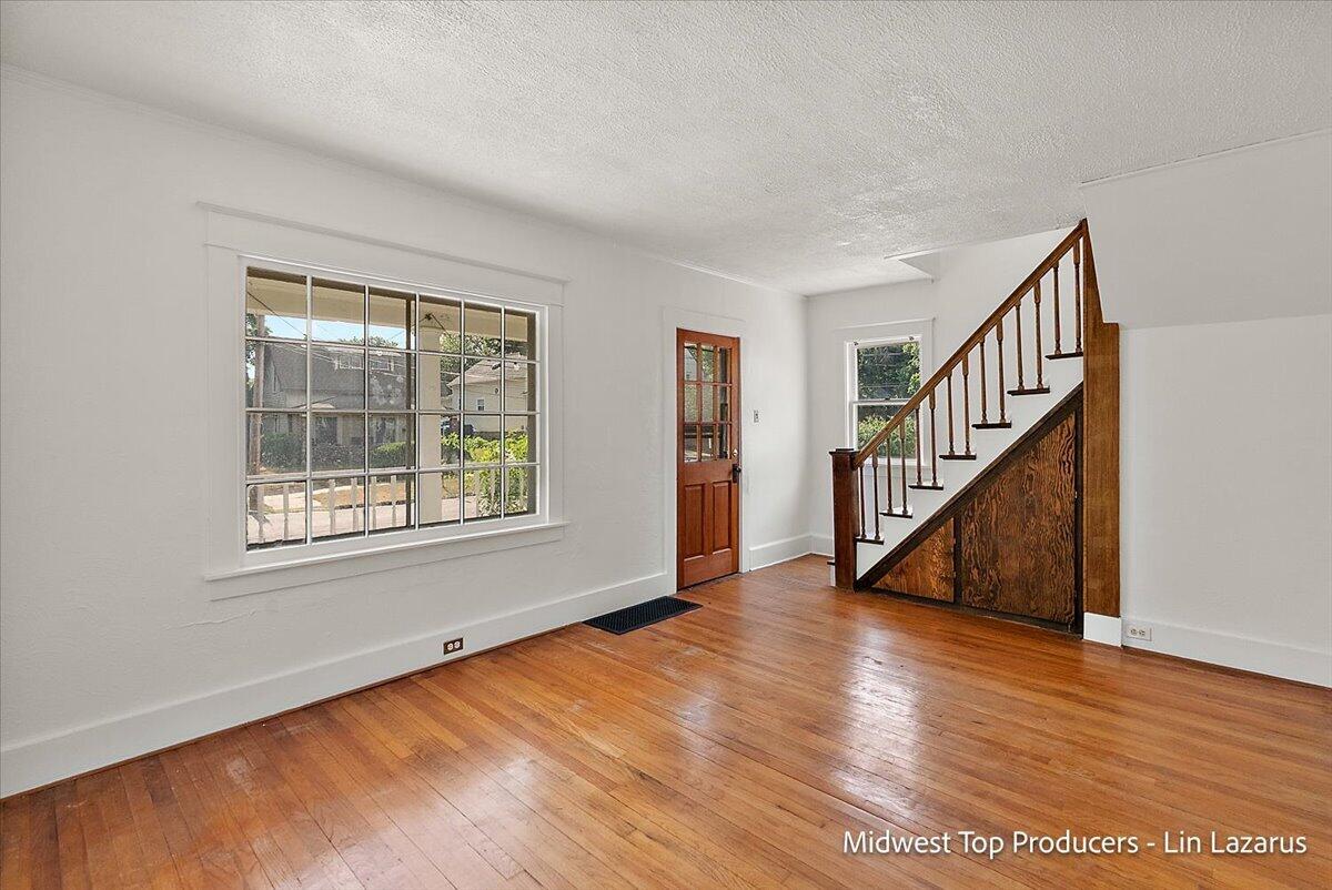 property viewer photo 25