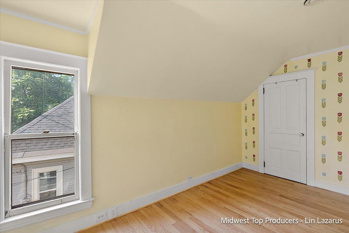 property viewer photo 43
