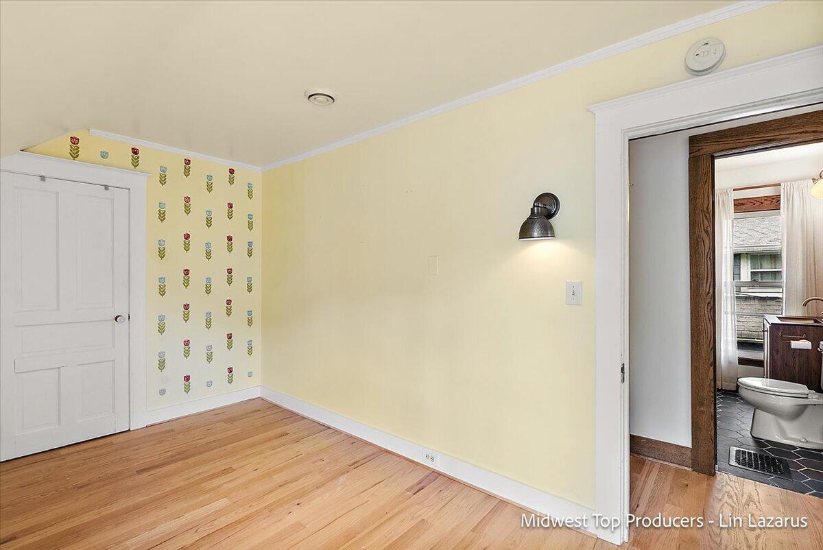 property viewer photo 44