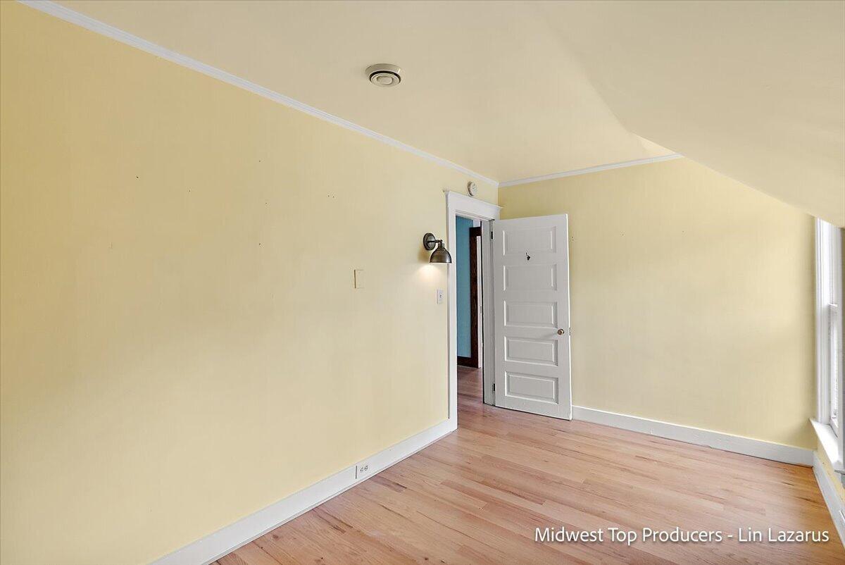 property viewer photo 45