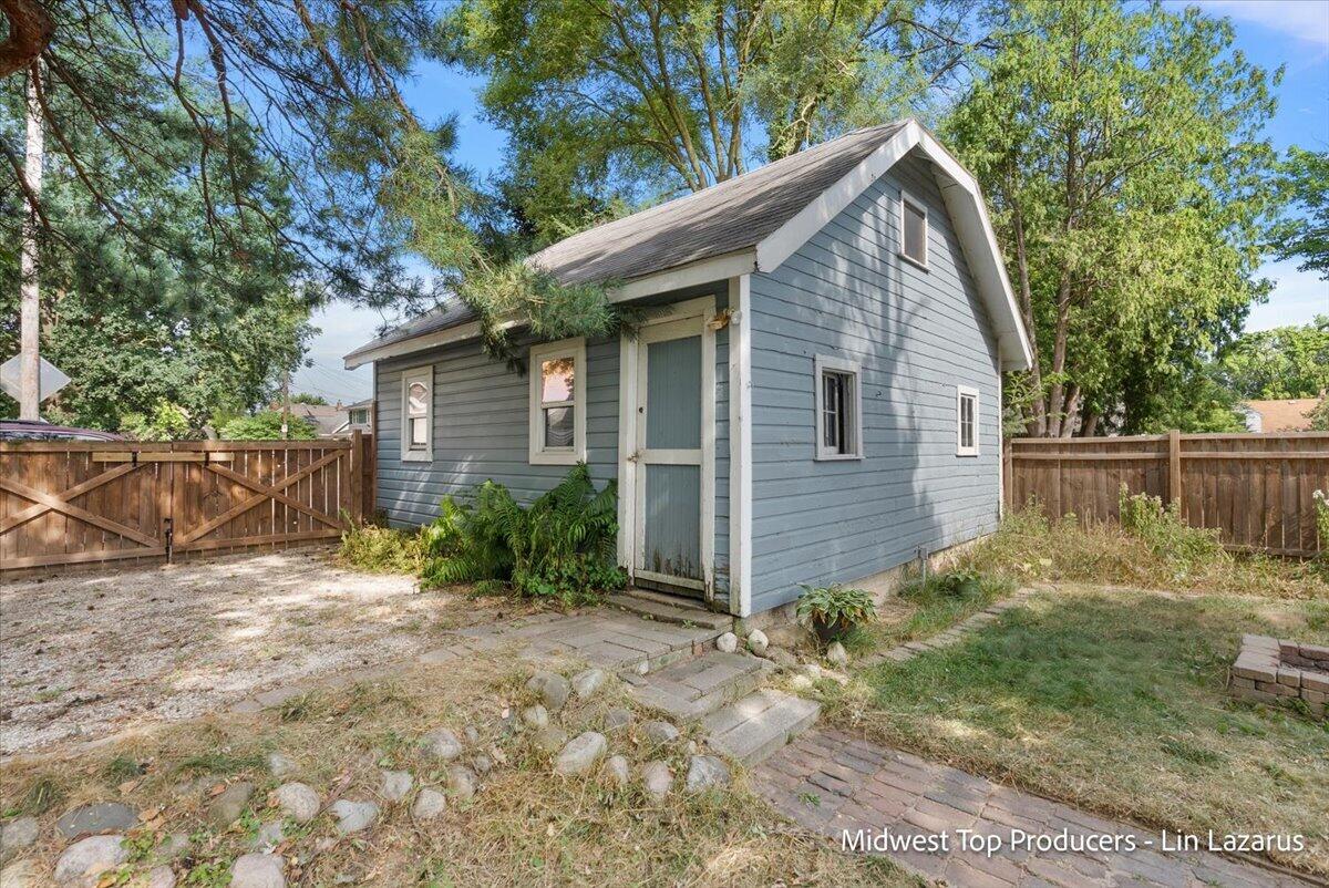 property viewer photo 7