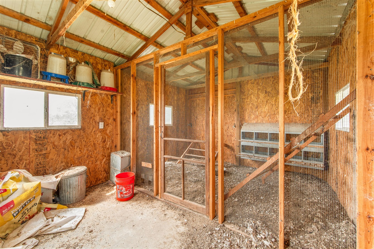 main property photo 76