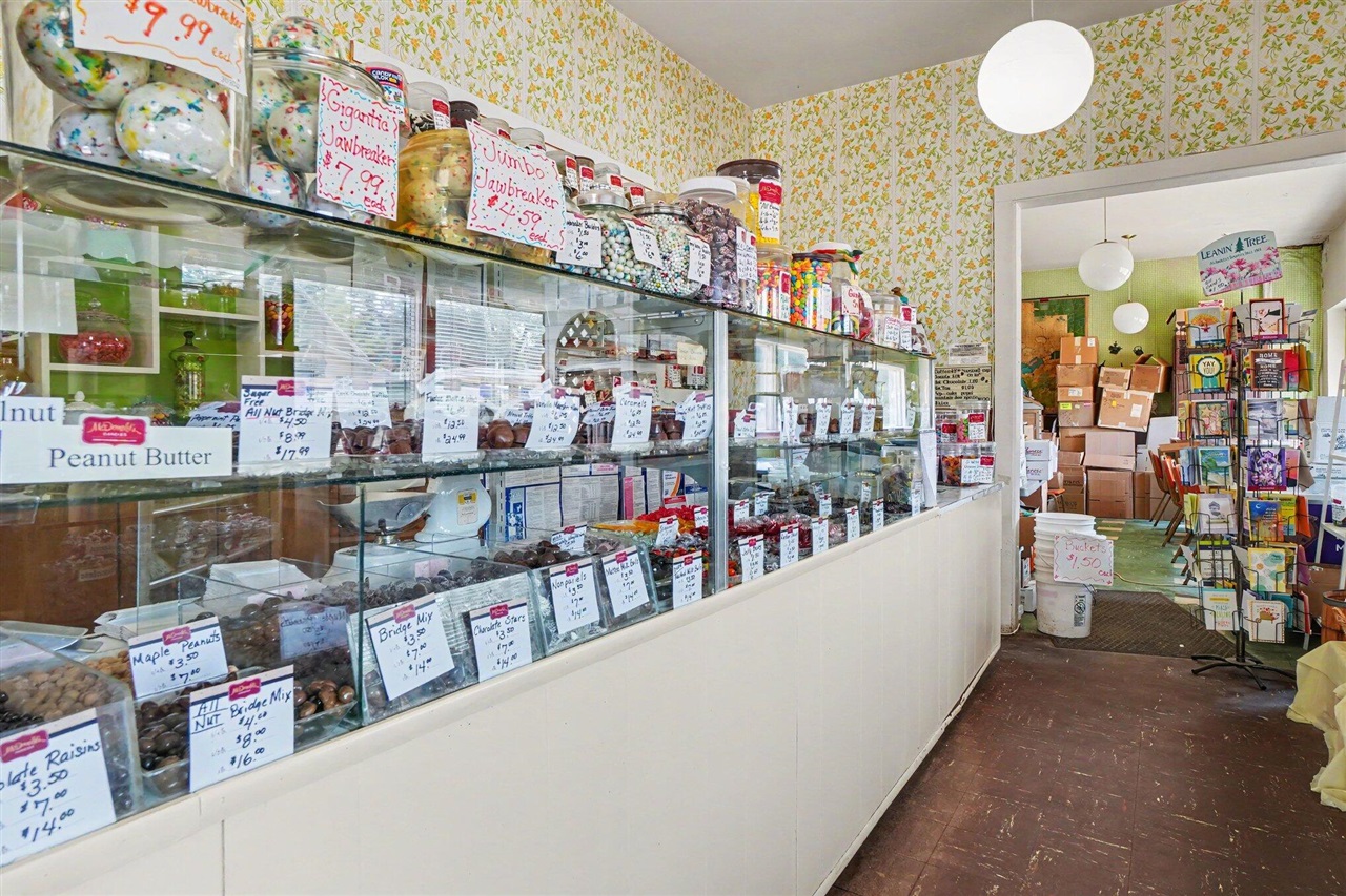 main property photo 13