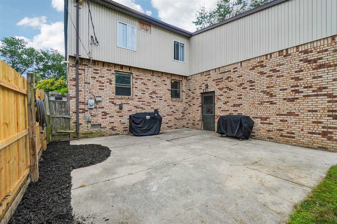 main property photo 29