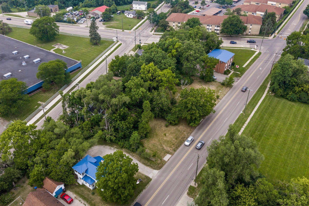 main property photo 5