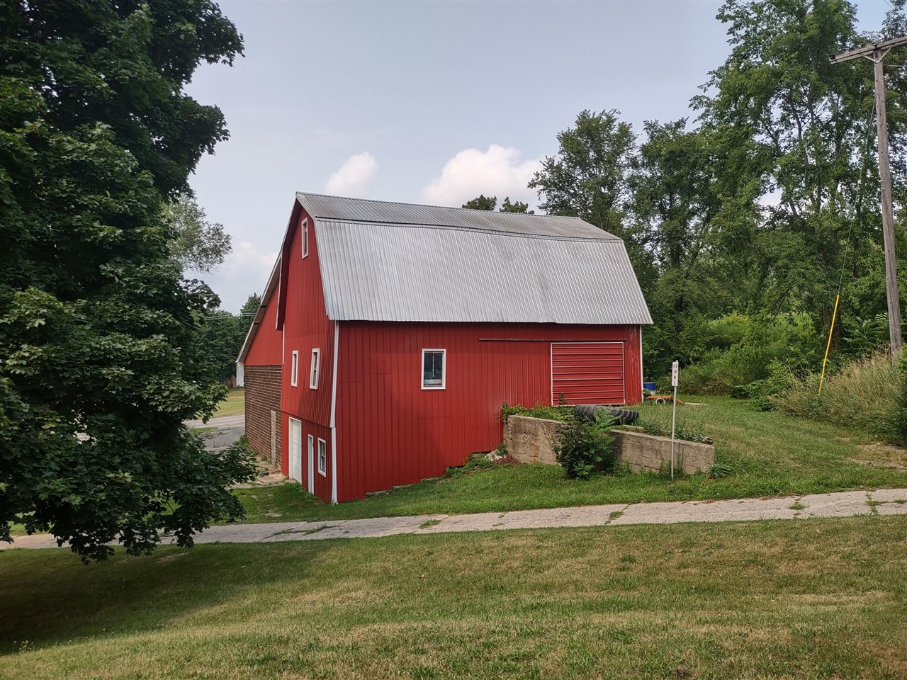 main property photo 39