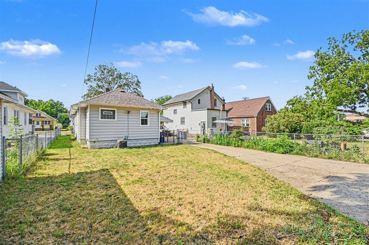 main property photo 25