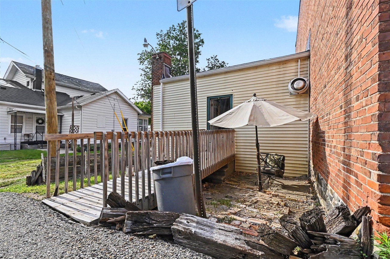 main property photo 14