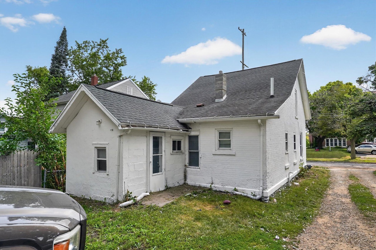 main property photo 23