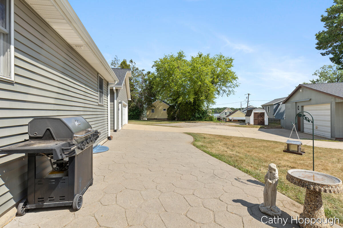 main property photo 47