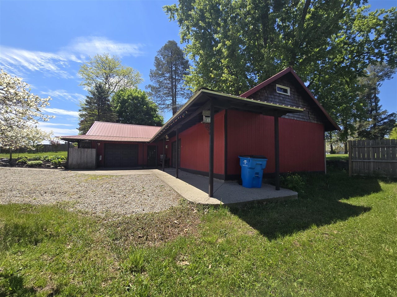 main property photo 18