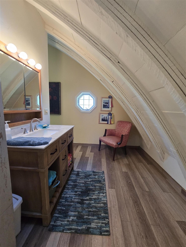 main property photo 90