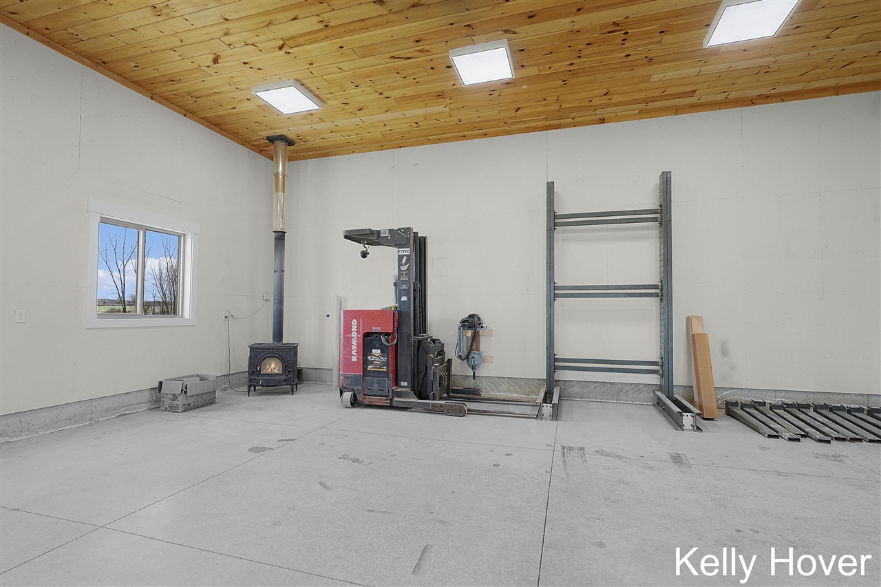 main property photo 76