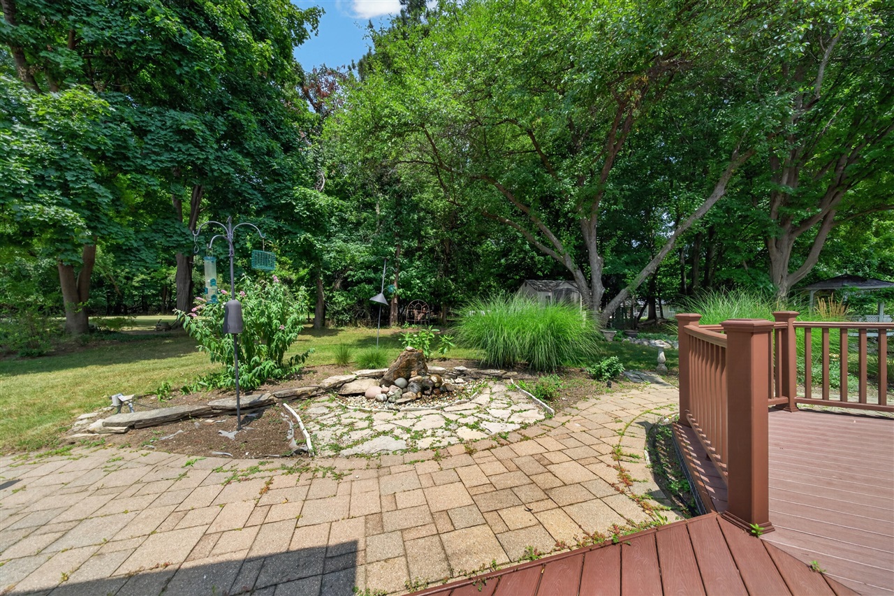 main property photo 28